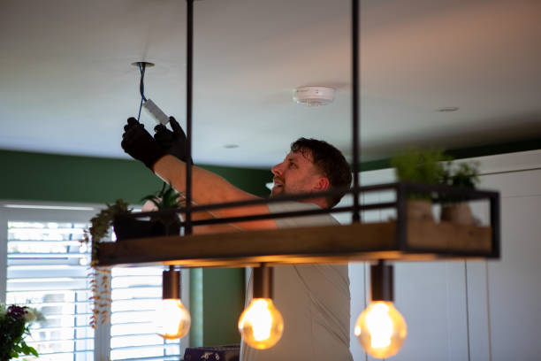 Best Affordable Emergency Electrician  in Wilmington Manor, DE